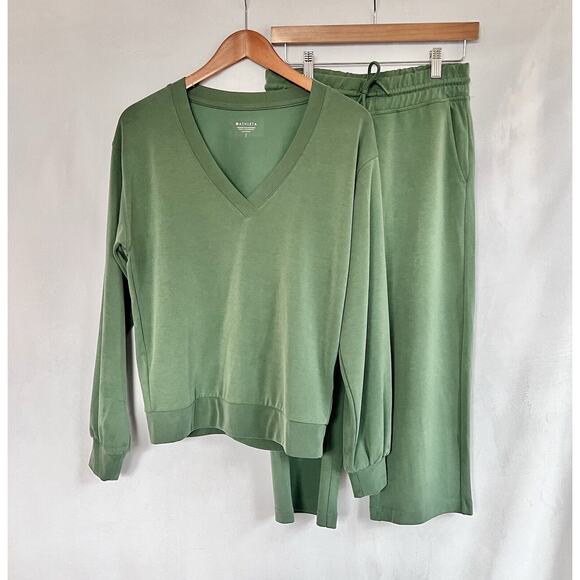 Athleta Seasoft Outfit VNeck Sweatshirt Straight Crop Pant XS SMALL *READ - Picture 2 of 13
